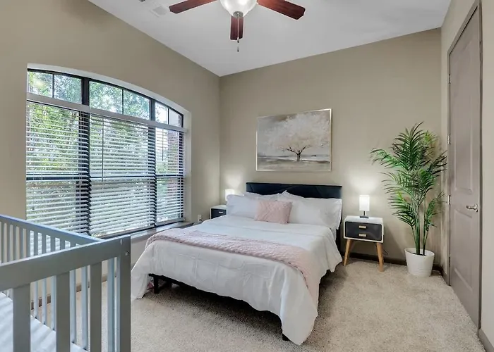 Cozy 2br- Pool,gym,pkng,near Bok Ctr&arts Dstrct Tulsa