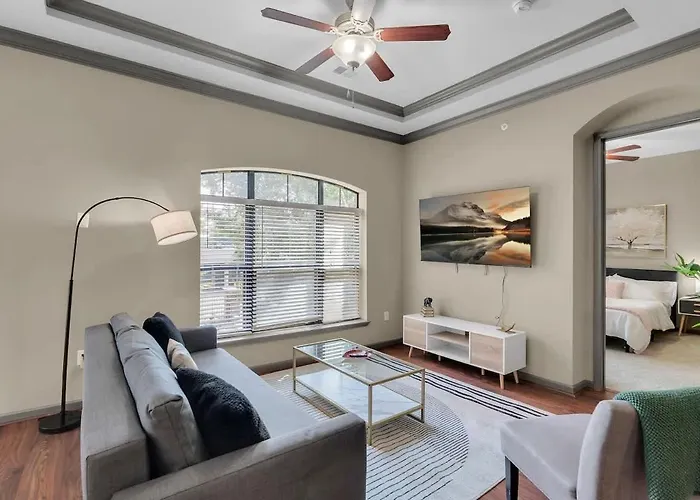 Cozy 2br- Pool,gym,pkng,near Bok Ctr&arts Dstrct *
